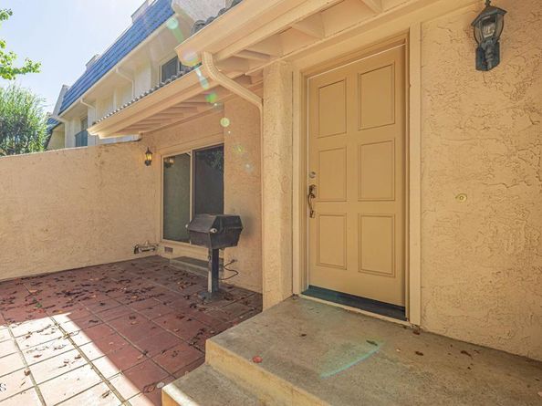 22239 1/4 Erwin Street, Woodland Hills CA 91367