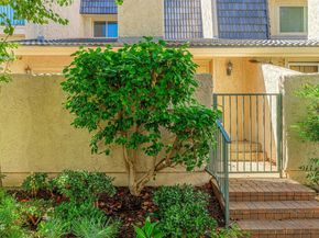 22239 1/4 Erwin Street, Woodland Hills CA 91367