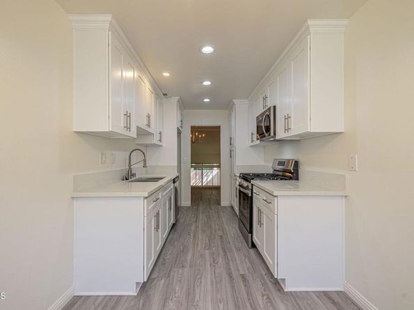 22239 1/4 Erwin Street, Woodland Hills CA 91367