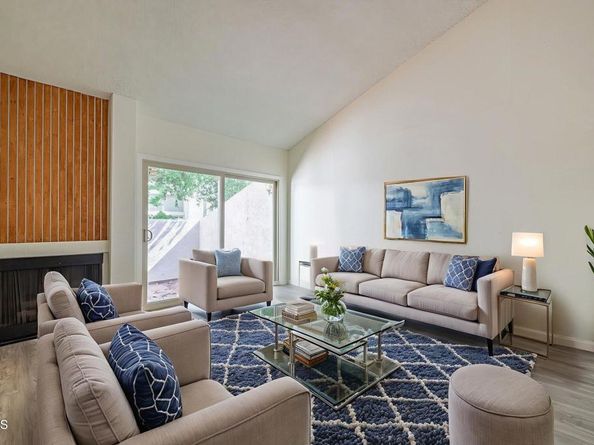 22239 1/4 Erwin Street, Woodland Hills CA 91367