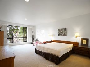 4454 Ventura Canyon 105, Sherman Oaks CA 91423