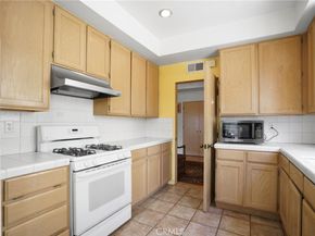 4454 Ventura Canyon 105, Sherman Oaks CA 91423