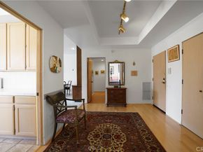 4454 Ventura Canyon 105, Sherman Oaks CA 91423