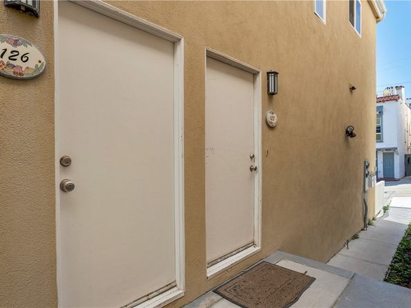 126 43rd, Manhattan Beach CA 90266