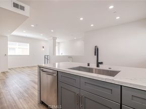 14662 W Sara Lane, Panorama City CA 91402