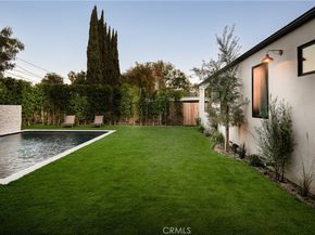 15719 Hartsook Street, Encino CA 91436