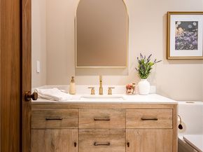 15719 Hartsook Street, Encino CA 91436