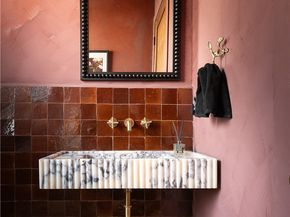 15719 Hartsook Street, Encino CA 91436