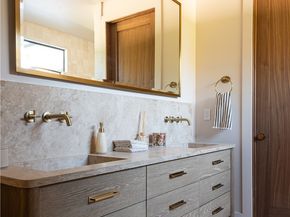 15719 Hartsook Street, Encino CA 91436