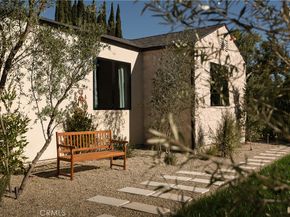 15719 Hartsook Street, Encino CA 91436