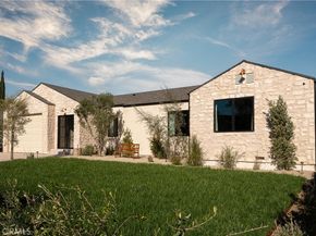 15719 Hartsook Street, Encino CA 91436