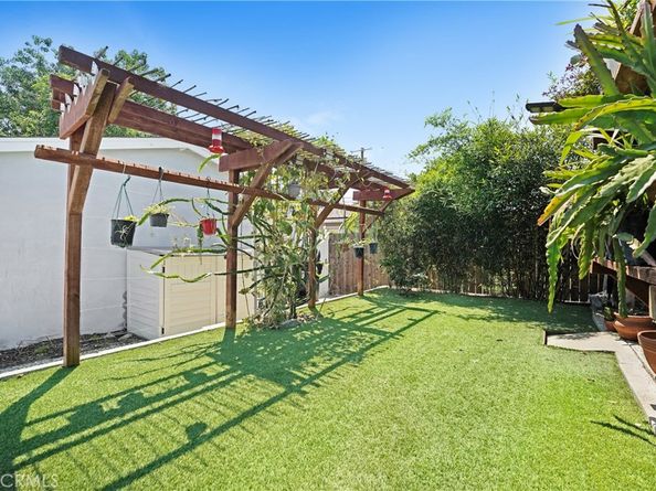 8850 Winnetka Avenue, Northridge CA 91324