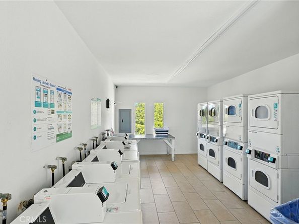 8601 International Avenue 233, Canoga Park CA 91304