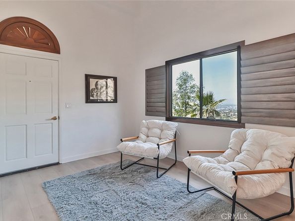1369 Paseo Redondo, Burbank CA 91501