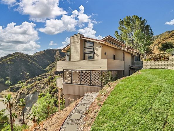1369 Paseo Redondo, Burbank CA 91501