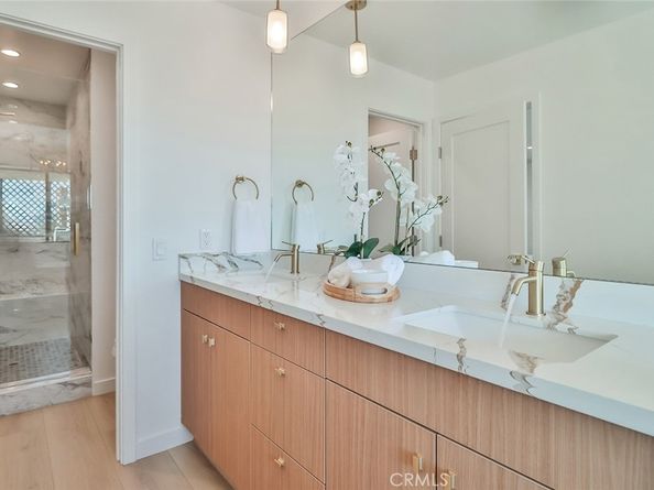 1369 Paseo Redondo, Burbank CA 91501