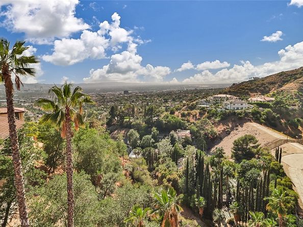 1369 Paseo Redondo, Burbank CA 91501
