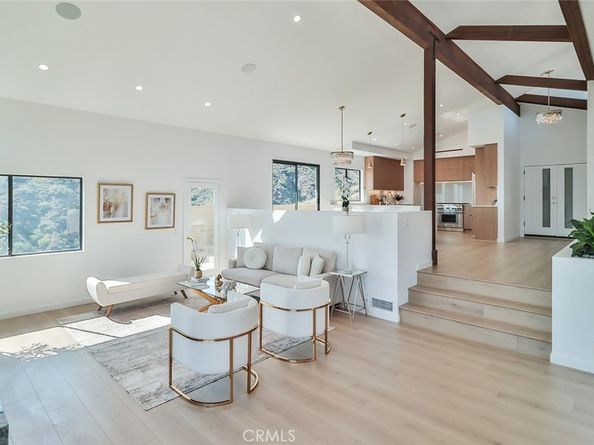 1369 Paseo Redondo, Burbank CA 91501