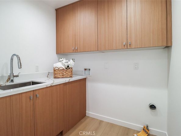 1369 Paseo Redondo, Burbank CA 91501