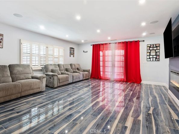 10225 Donna Avenue, Northridge CA 91324