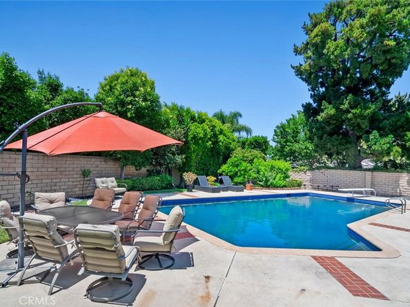 10225 Donna Avenue, Northridge CA 91324