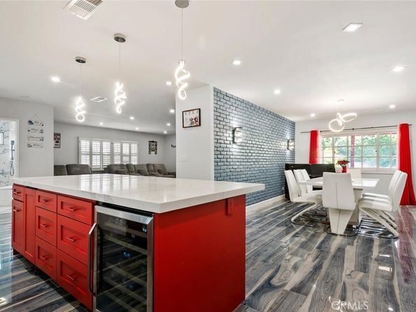 10225 Donna Avenue, Northridge CA 91324