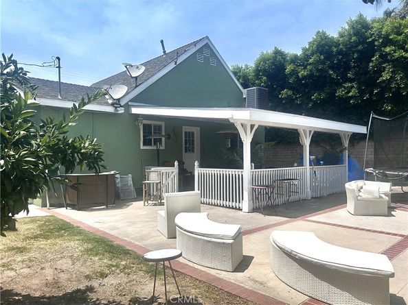 20551 Saticoy Street, Winnetka CA 91306