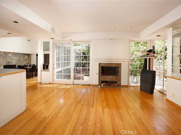 3847 Royal Woods Drive, Sherman Oaks CA 91403