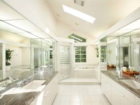 3847 Royal Woods Drive, Sherman Oaks CA 91403