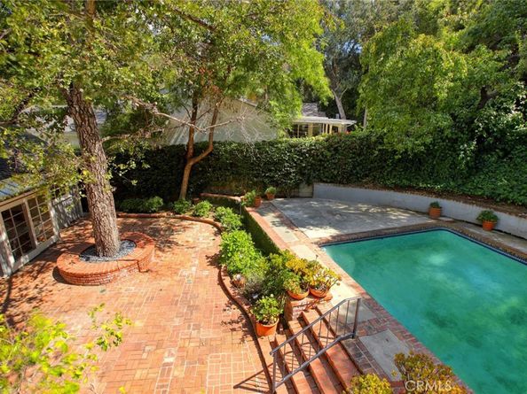 3847 Royal Woods Drive, Sherman Oaks CA 91403