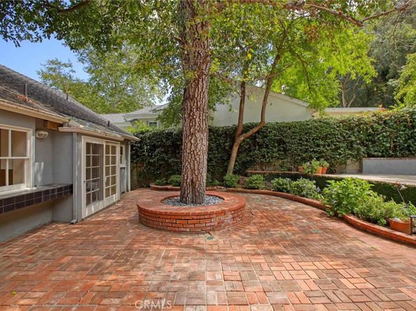 3847 Royal Woods Drive, Sherman Oaks CA 91403