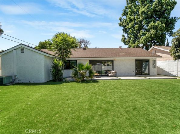 8400 Chimineas Avenue, Northridge CA 91325