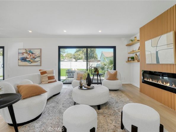 8400 Chimineas Avenue, Northridge CA 91325