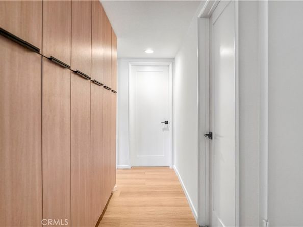 8400 Chimineas Avenue, Northridge CA 91325