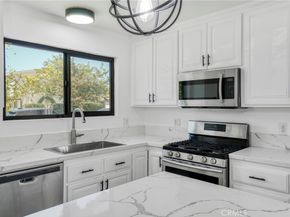 8400 Chimineas Avenue, Northridge CA 91325