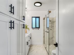 8400 Chimineas Avenue, Northridge CA 91325