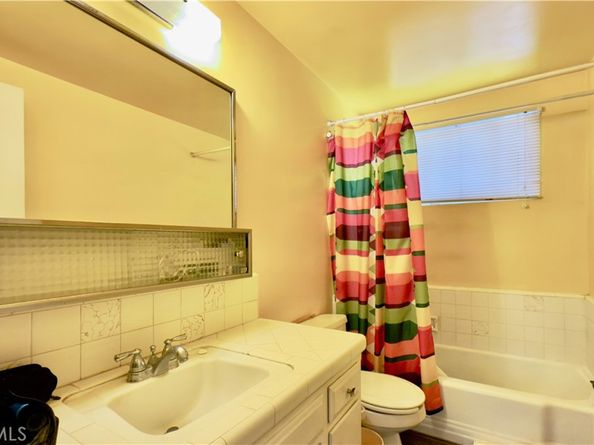9428 Noble Avenue, North Hills CA 91343