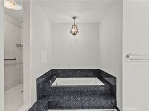 5305 White Oak Avenue K, Encino CA 91316