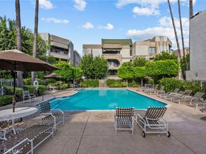 5305 White Oak Avenue K, Encino CA 91316