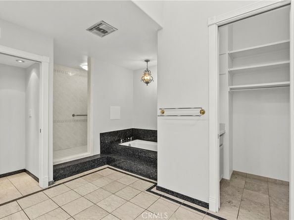 5305 White Oak Avenue K, Encino CA 91316