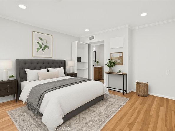 5305 White Oak Avenue K, Encino CA 91316