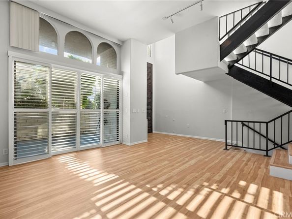 5305 White Oak Avenue K, Encino CA 91316