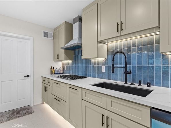 16842 Liggett Street, Los Angeles CA 91343