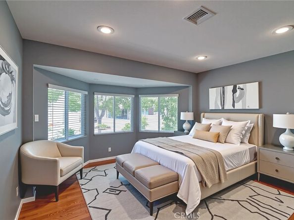 10049 Langdon, San Fernando CA 91345