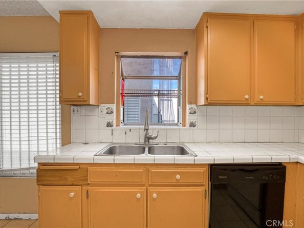 8828 Burnet Avenue 9, North Hills CA 91343