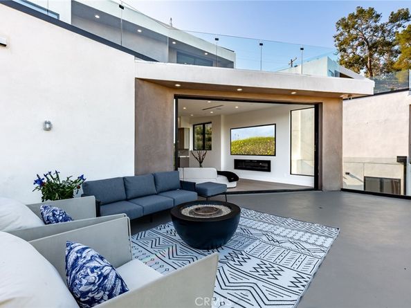 5130 Medina Road, Woodland Hills CA 91364