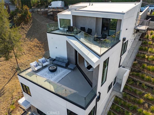 5130 Medina Road, Woodland Hills CA 91364