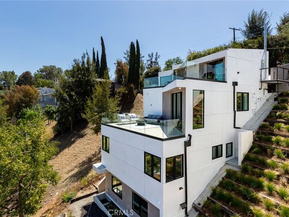 5130 Medina Road, Woodland Hills CA 91364