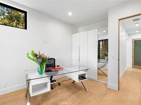 5130 Medina Road, Woodland Hills CA 91364