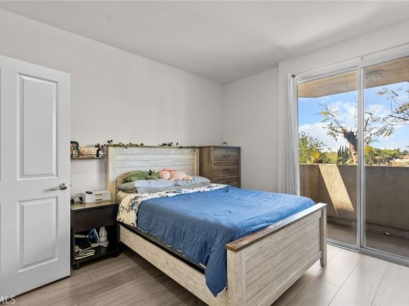 19350 Sherman Way 204, Reseda CA 91335